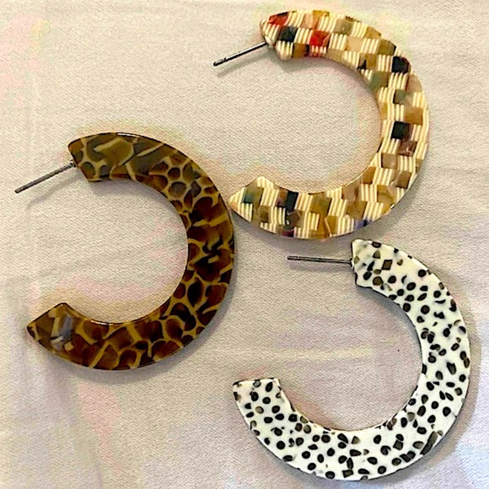 NWT Boutique Spotted Print Wide Hoops Open Hoop Acrylic Minimalist Earrings